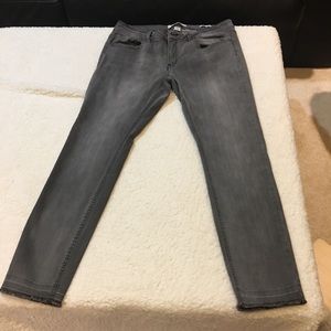 Kenneth Cole Reaction Gray Skinny Ankle Jeans.EUC!